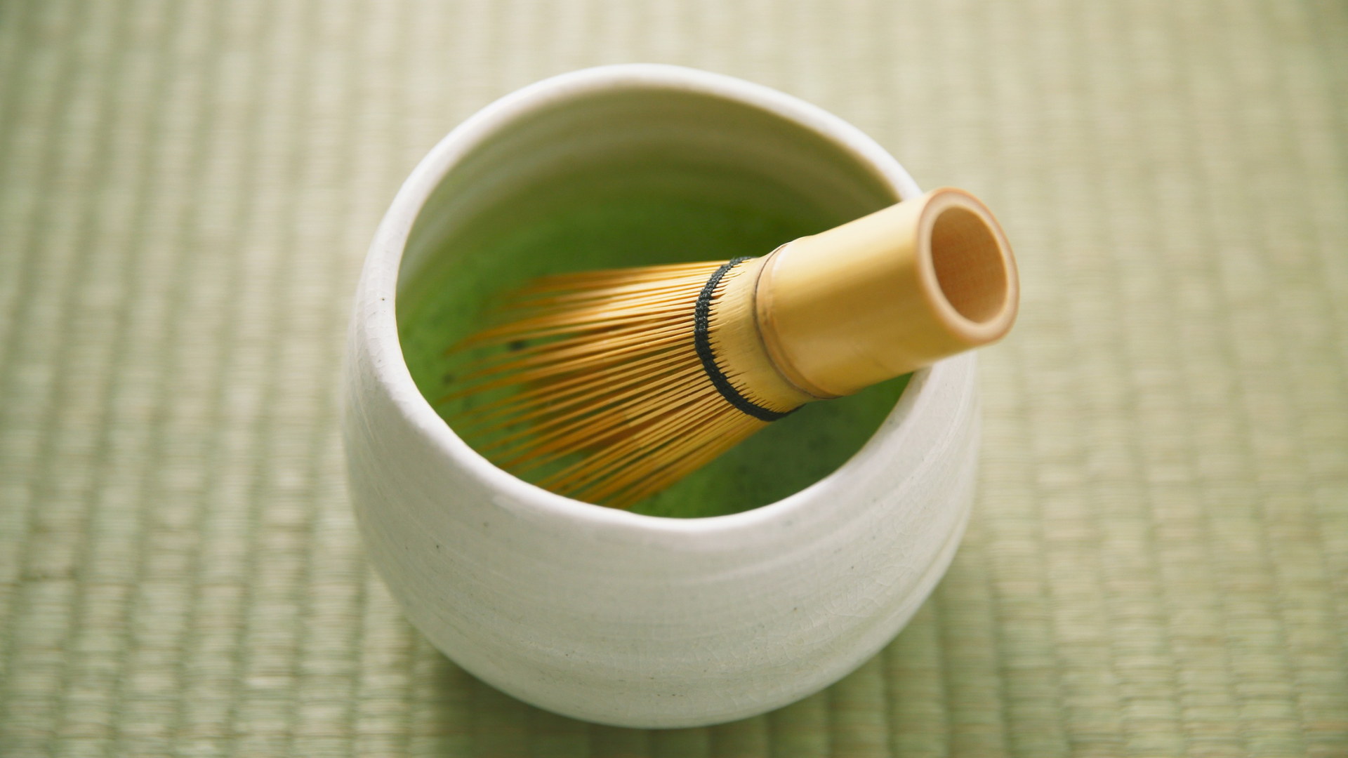 Powder Power vs. Loose Leaf: The Super Simple Guide to Matcha and Genmaicha